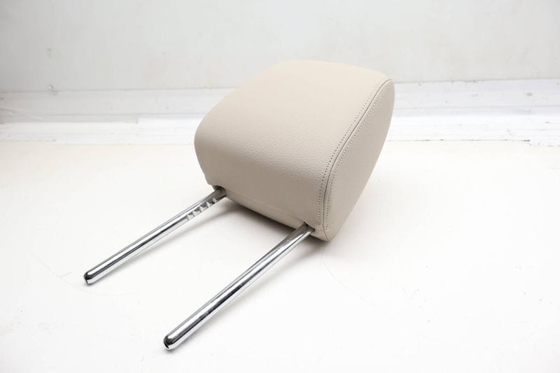 Headrest / Head Rest 9870865 — Used (SKU 729415)