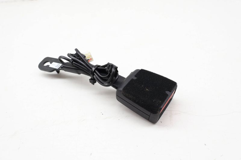 Seat Belt Buckle / Receiver 72117456273 — Used (SKU 729576)