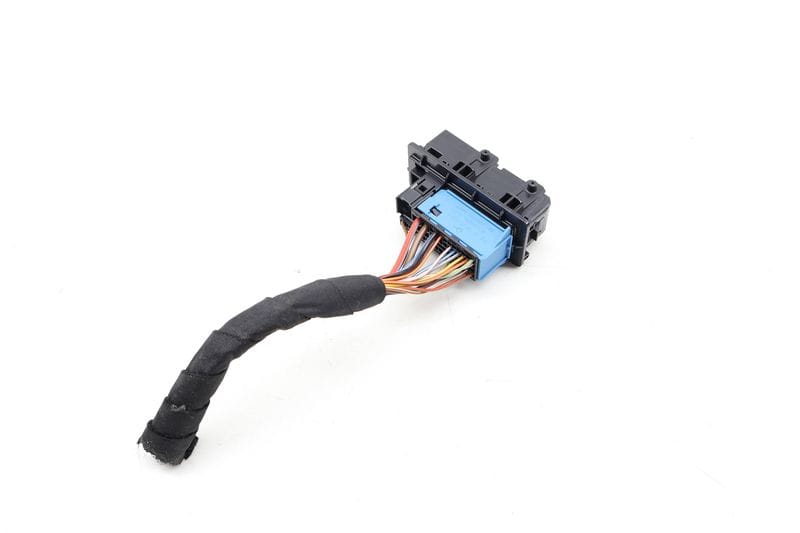 Door Wiring Harness Connector / Pigtail 9221027 — Used (SKU 729646)