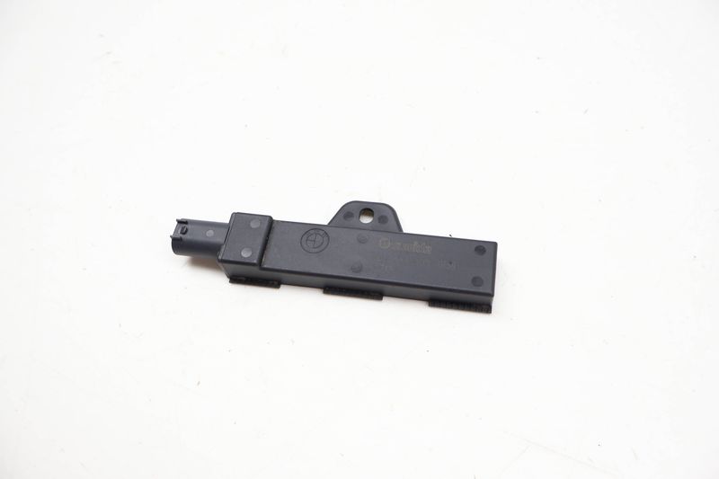 Kessy / Keyless Entry Antenna (OUTER) 65206832066 — Used (SKU 729536)