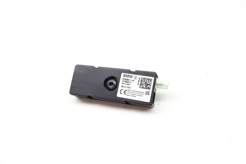Radio Antenna Booster 8795941 — Used (SKU 729541)