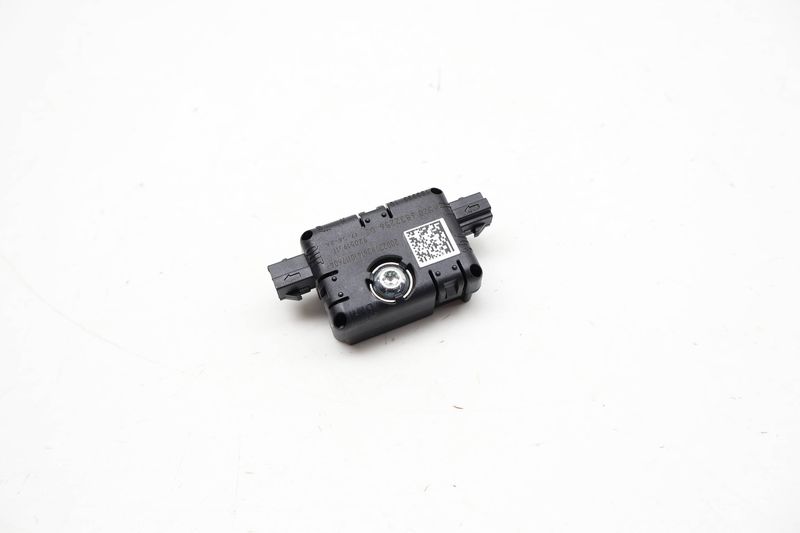 Radio Antenna Signal Trap Circuit 65206832256 — Used (SKU 729675)