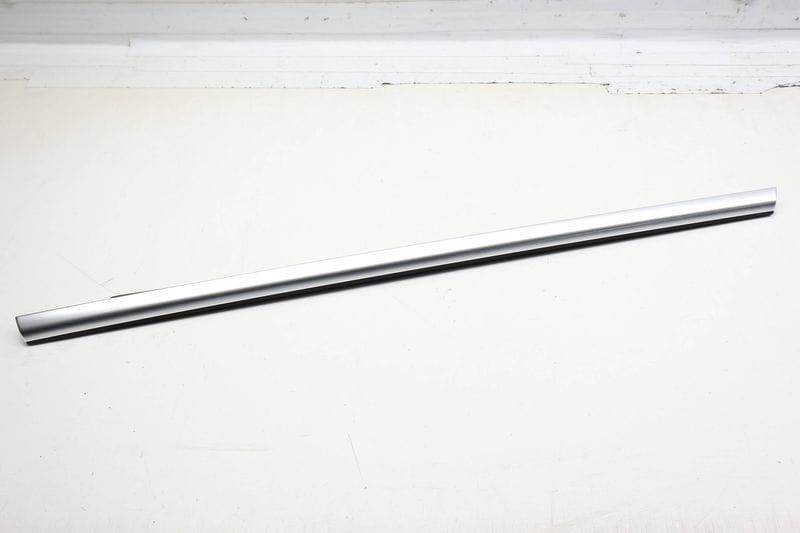 Exterior Door Window Belt Molding / Seal 7483137 — Used (SKU 729446)