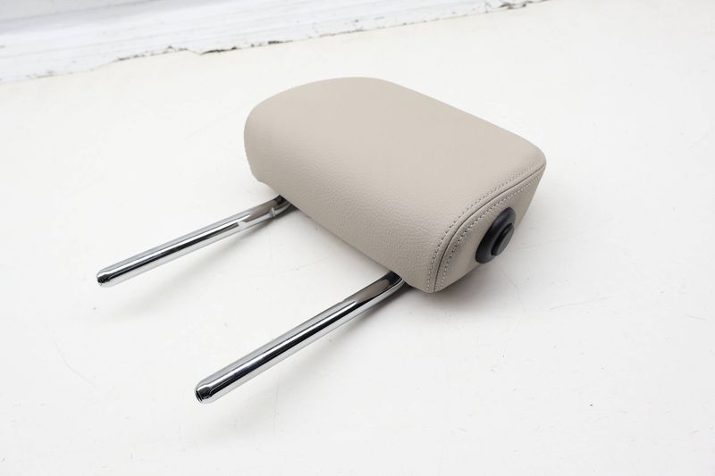 Headrest / Head Rest (OUTER) 9495016 — Used (SKU 729423)