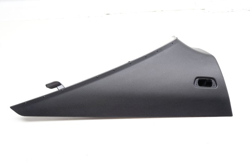 Upper D Pillar / Quarter Panel Trim 51438096758 — Used (SKU 729464)