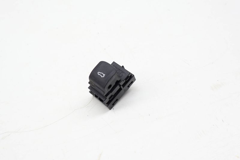 Trunk Lid Release Switch / Button 61317948786 — Used (SKU 729695)