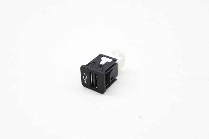 USB Socket / Port 84109229294 — Used (SKU 729683)