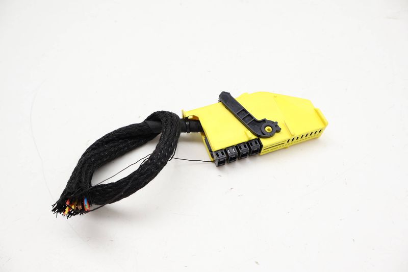 Wiring Harness Connector / Pigtail 61139328853 — Used (SKU 729527)