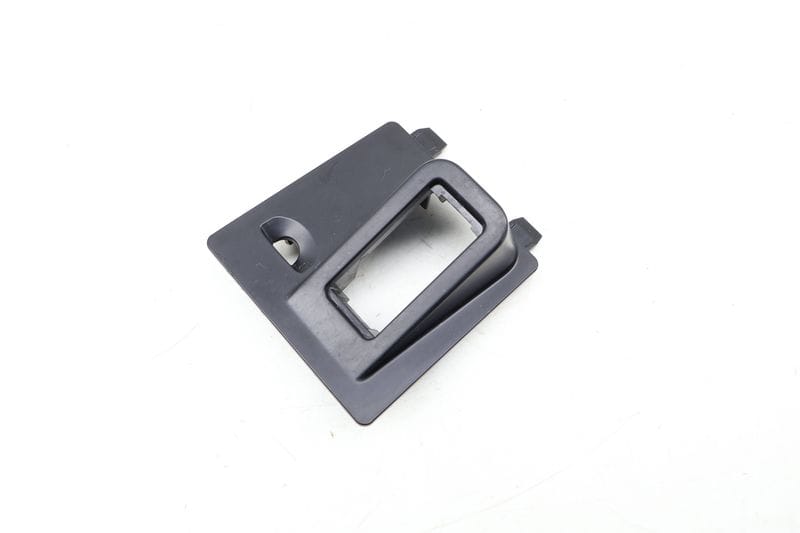 Center Console Storage Bin Trim 9458489 — Used (SKU 658031)