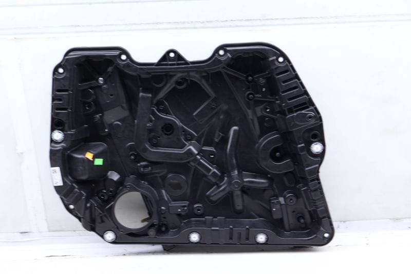 Door Panel / Window Regulator Assembly 51337393457 — Used (SKU 658106)