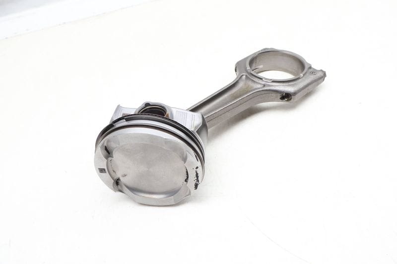 Piston w/ Connecting Rod 5A24670 — Used (SKU 657654)
