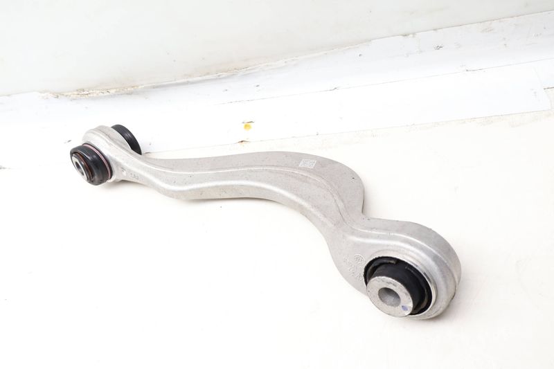 Upper Control Arm 33306871011 — Used (SKU 657725)