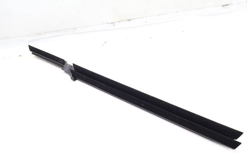 Door Window Slot Seal / Trim 51357393430 — Used (SKU 657786)