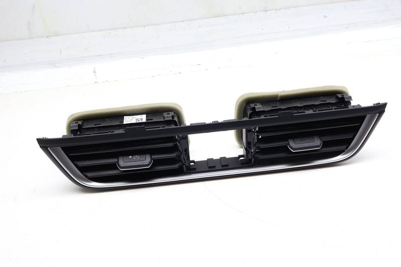 Center Dash Air Vent 3CN819728D — Used (SKU 702962)
