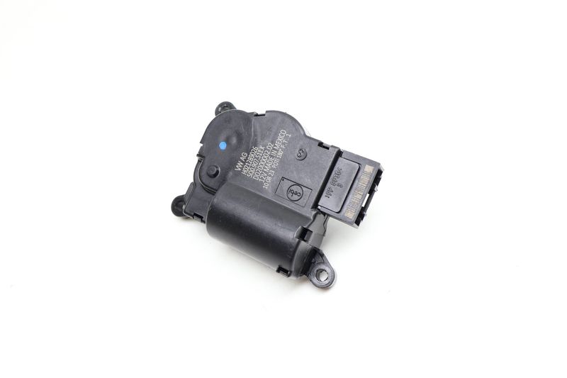 HVAC Flap / Servo Air Motor / Actuator 5Q0907511K — Used (SKU 703085)