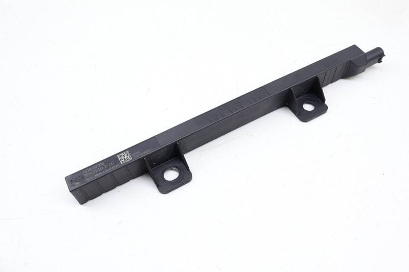 Kessy / Keyless Entry Antenna 5WA962131 — Used (SKU 703066)