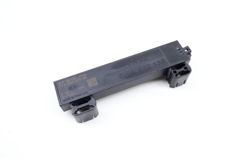 Kessy / Keyless Entry Antenna 5WA962132 — Used (SKU 703059)