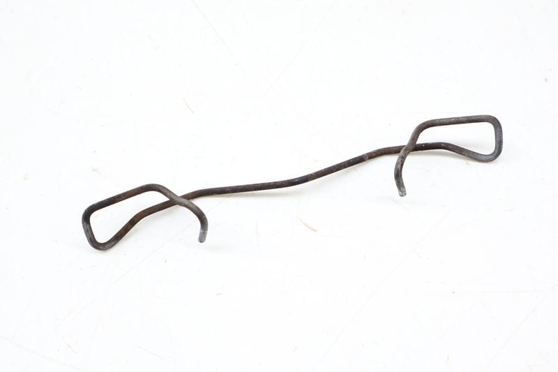 Brake Retaining Spring 8V0615269 — Used (SKU 703247)