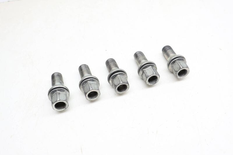 Wheel Lug Bolt / Nut Set (5) WHT002438 — Used (SKU 703090)