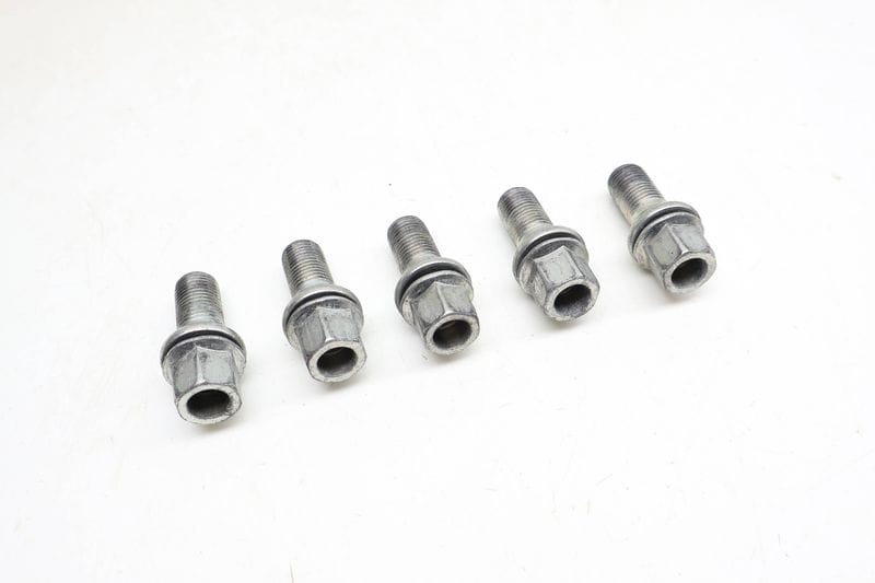 Wheel Lug Bolt / Nut Set (5) WHT002438 — Used (SKU 703092)