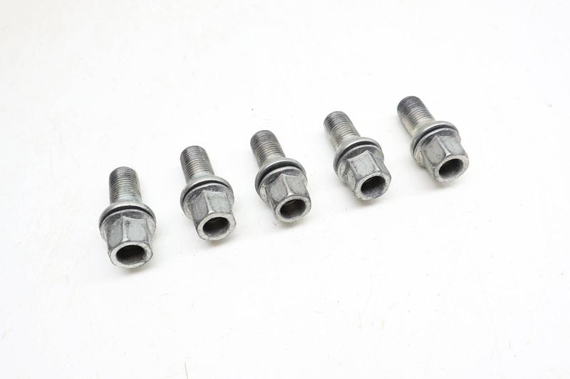 Wheel Lug Bolt / Nut Set (5) WHT002438 — Used (SKU 703093)