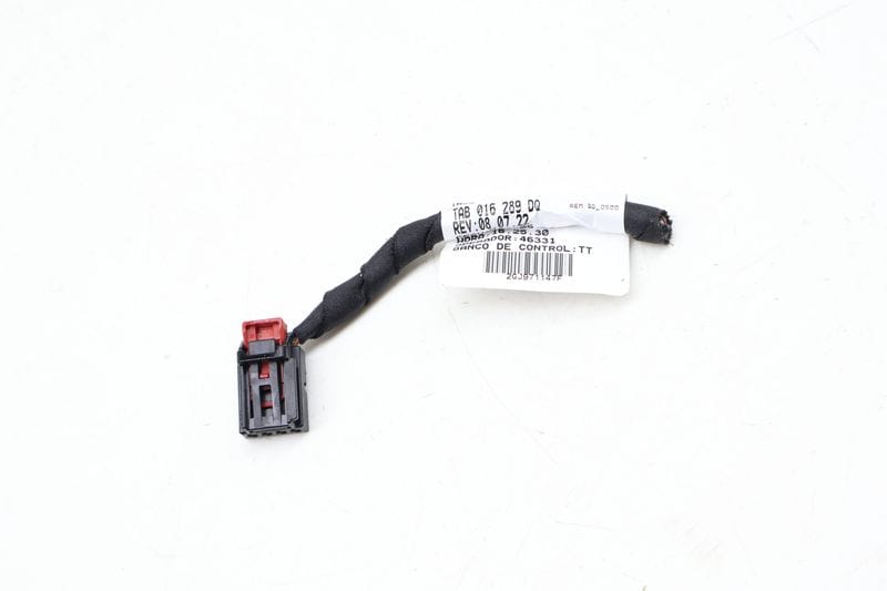 4-PIN Wiring Connector / Pigtail 7N0972704 — Used (SKU 670923)