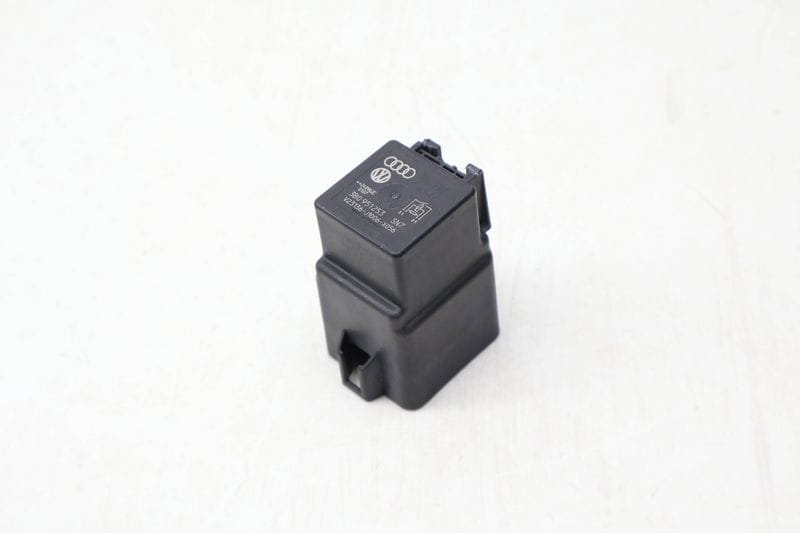 Relay 3B0951253 — Used (SKU 670823)