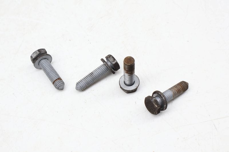 Spindle / Wheel Bearing Bolt Set (4) WHT003853 — Used (SKU 671124)