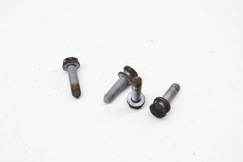 Spindle / Wheel Bearing Bolt Set (4) WHT003853 — Used (SKU 671125)