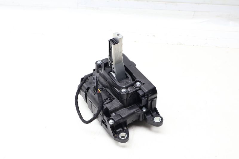 Automatic Shift / Shifter Assembly 8W1713041Q — Used (SKU 694292)