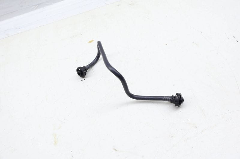 Coolant Reservoir Breather Hose / Line 8W0121081EE — Used (SKU 694554)