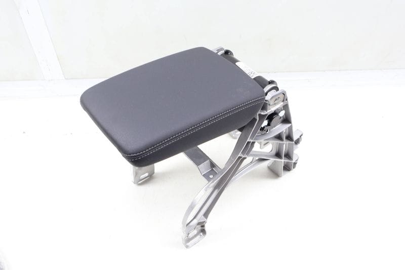 Center Console Armrest w/ Bracket 8W0864207AE — Used (SKU 694365)