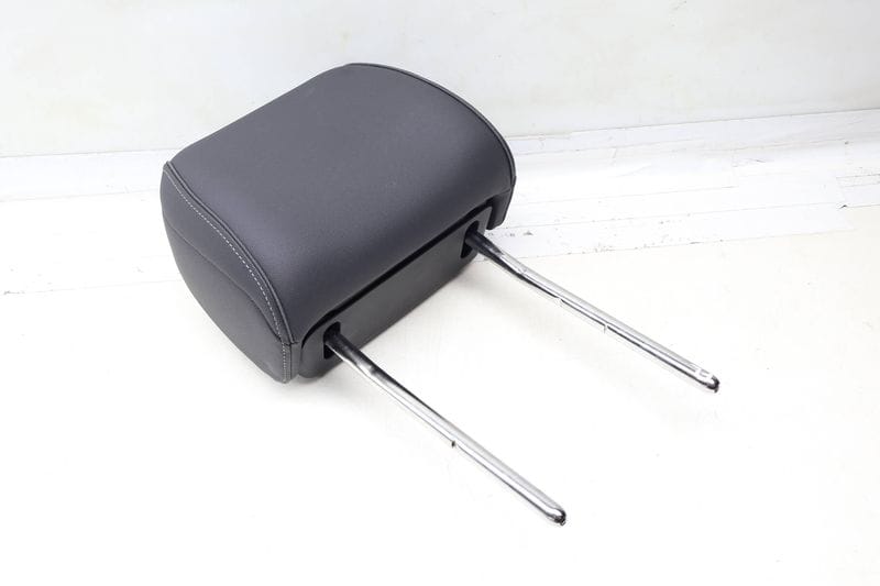 Headrest / Head Rest 8W5881901CM — Used (SKU 694376)