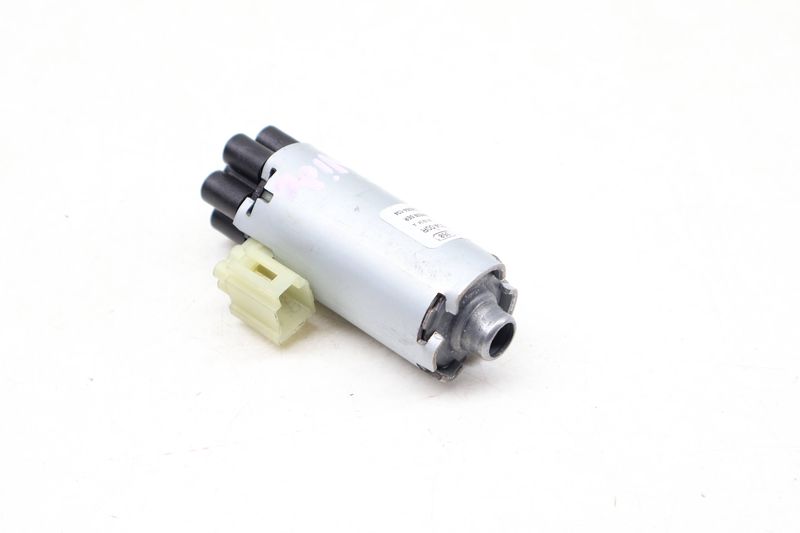 Slide / Longitudinal Seat Motor 3Q0881184G — Used (SKU 651941)