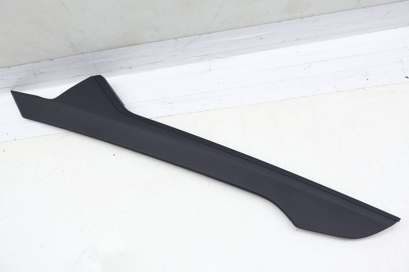 Center Console Trim Panel 8W1863305B — Used (SKU 694393)