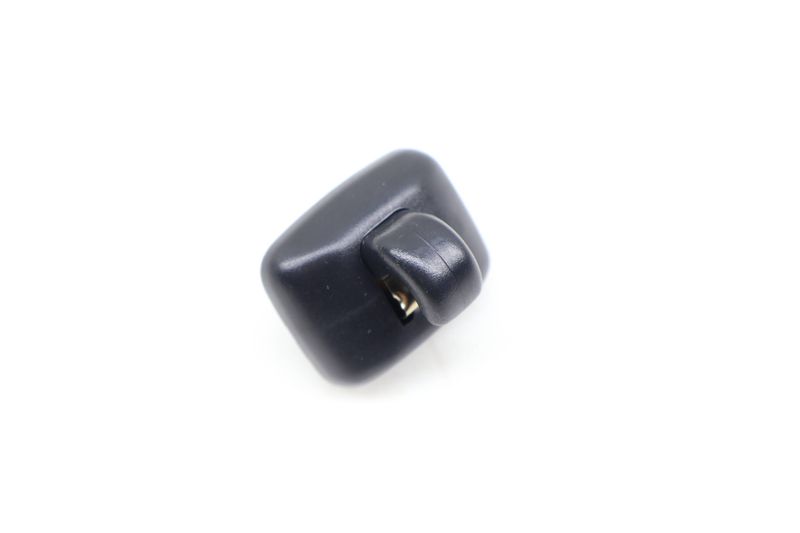 Sun Visor Clip / Bracket 8W0857562A — Used (SKU 694160)