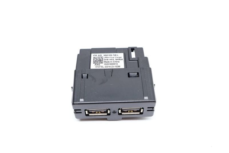 Center Console Dual USB Port / Module 5Q0035726L — Used (SKU 651610)
