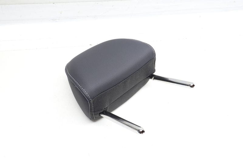 Headrest / Head Rest 8W6885901P — Used (SKU 694379)