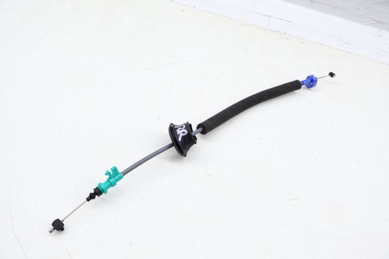 Interior Door Handle Release / Bowden Cable 8W8839085B — Used (SKU 694309)