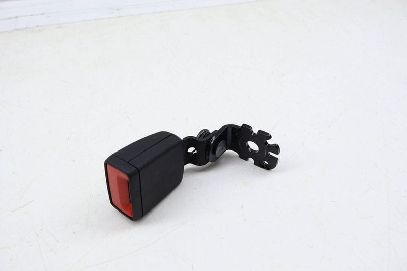 Seat Belt Buckle / Receiver 8W0857740C — Used (SKU 694315)