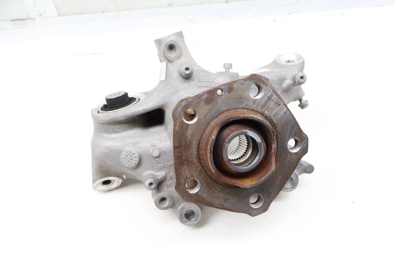 Spindle Knuckle w/ Wheel Bearing 8W0505432Q — Used (SKU 652054)