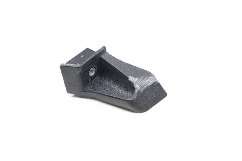 Fender Screw Cap / Cover 8W6821232A — Used (SKU 651826)