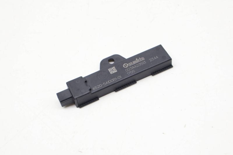 Comfort Access / Keyless Entry Interior Antenna 65205A1D0B1 — Used (SKU 735672)