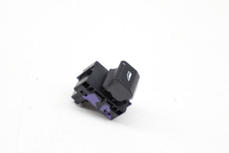 Door Window Switch 61315A2BCB5 — Used (SKU 735567)