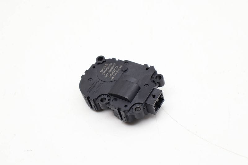 HVAC Air Vent / Flap Actuator Motor 64115B634F2 — Used (SKU 735666)