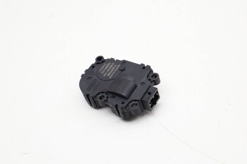 HVAC Air Vent / Flap Actuator Motor 64115B634F2 — Used (SKU 735667)