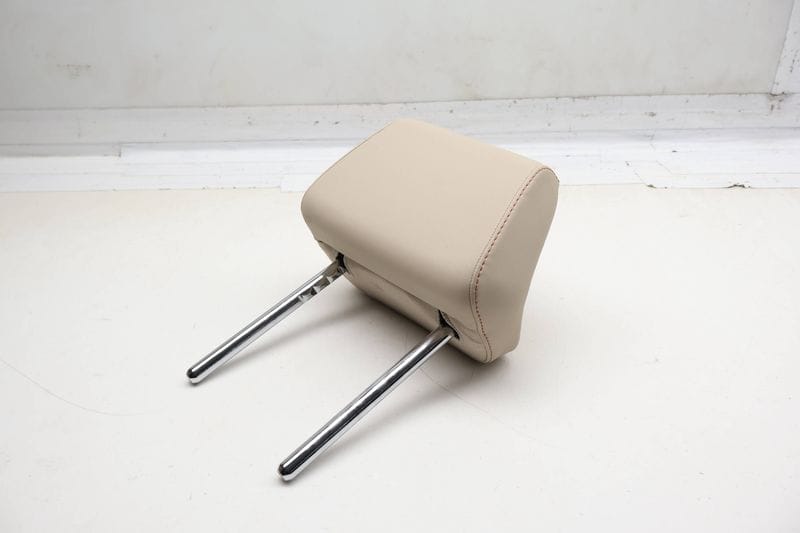 Headrest / Head Rest 52205A7A2E1 — Used (SKU 735798)