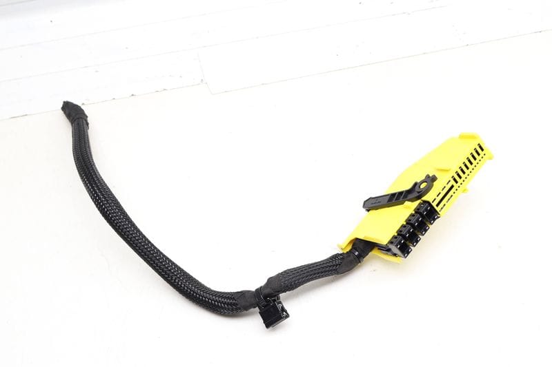 Wiring Harness Connector / Pigtail 61139328853 — Used (SKU 735544)