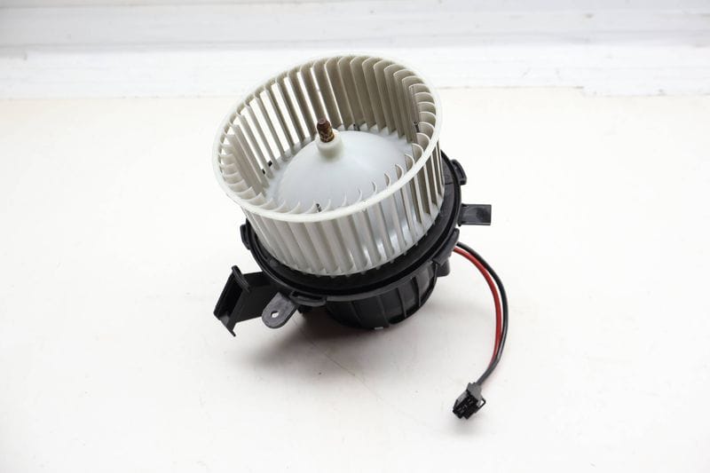 Blower Motor / Fan 8T1820021 — Used (SKU 726794)