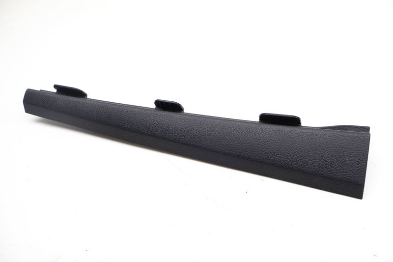 A Pillar Trim (CENTER) 95B868239A — Used (SKU 726436)